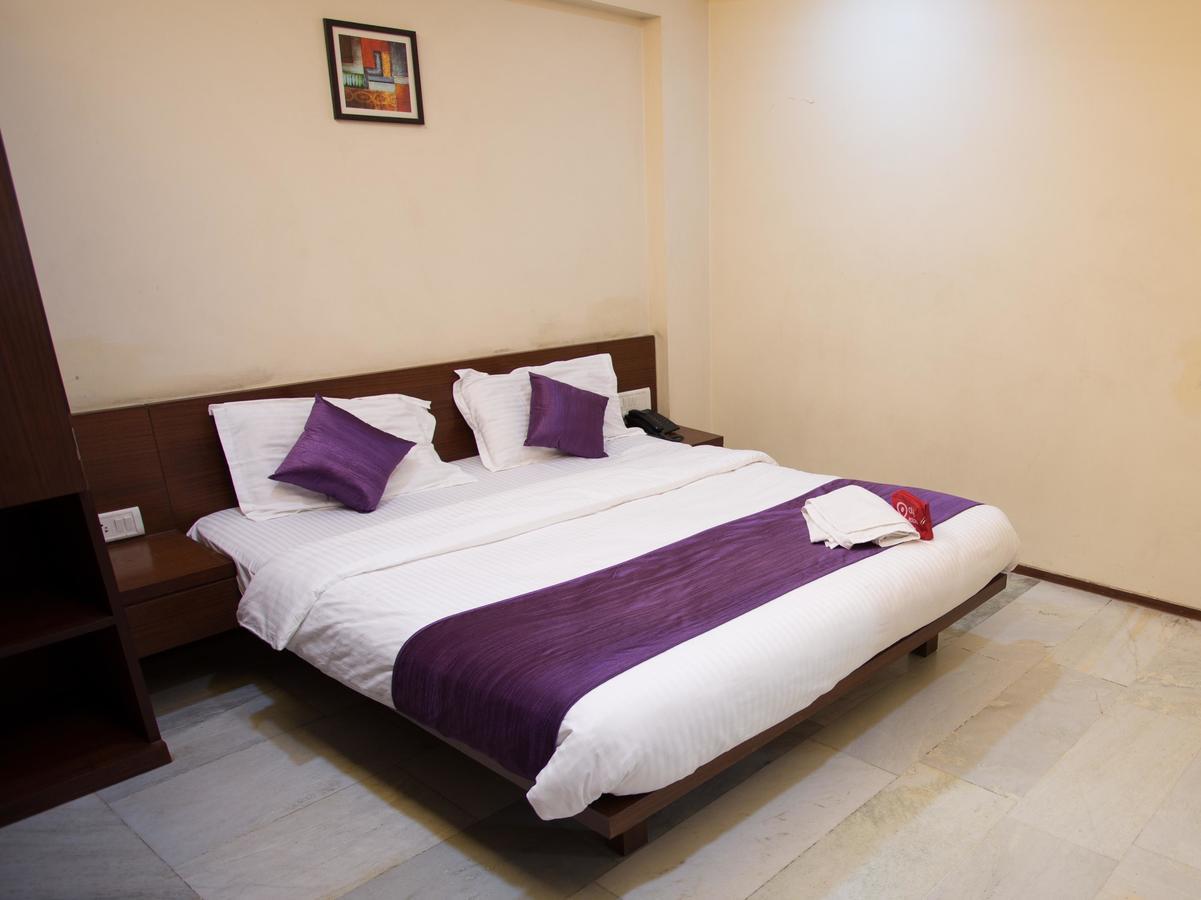 Oyo 13771 Executive Residency Hotell Pune Exteriör bild