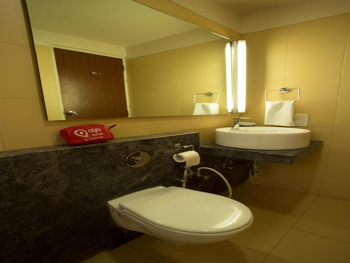 Oyo 13771 Executive Residency Hotell Pune Exteriör bild