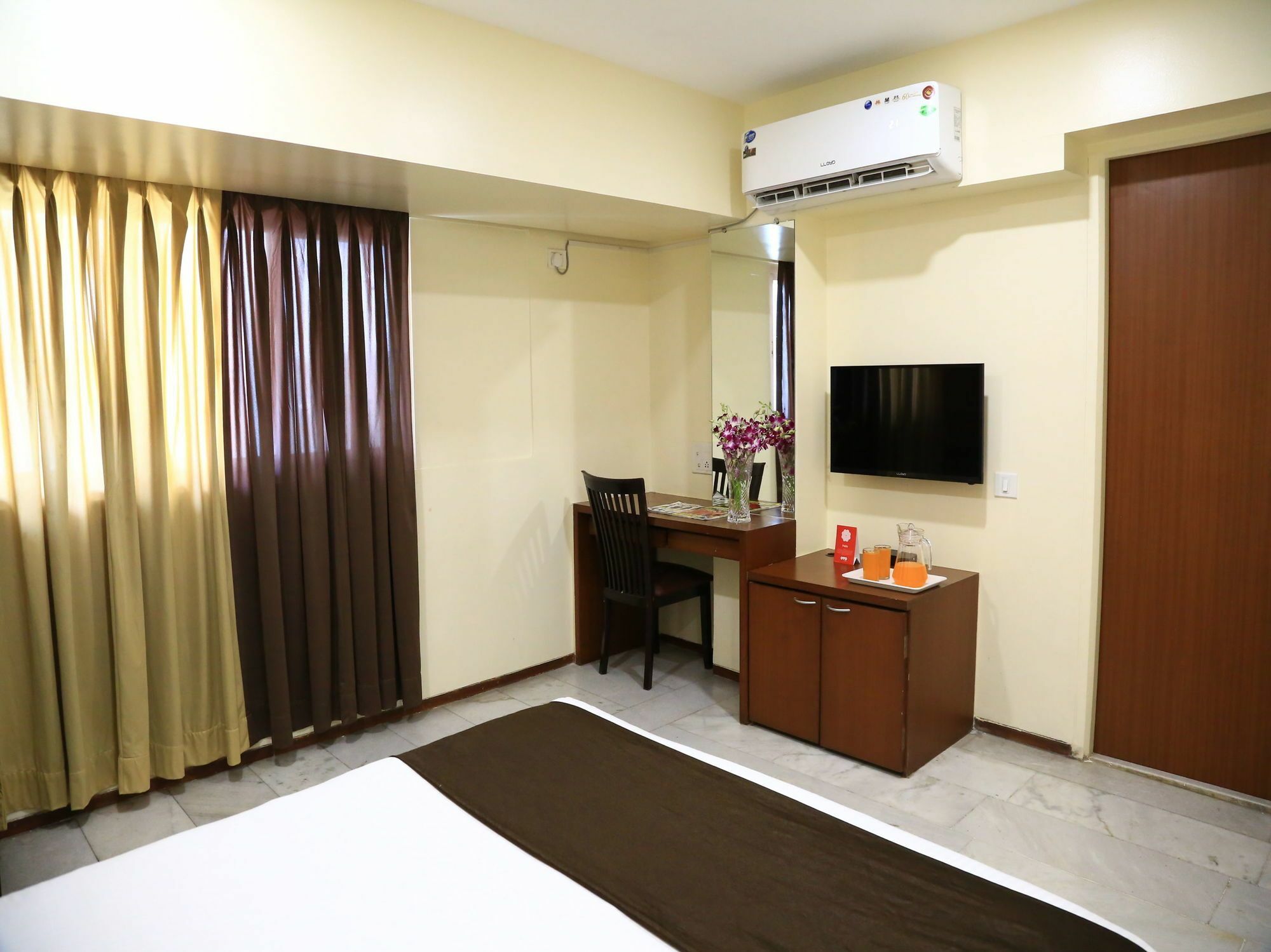 Oyo 13771 Executive Residency Hotell Pune Exteriör bild